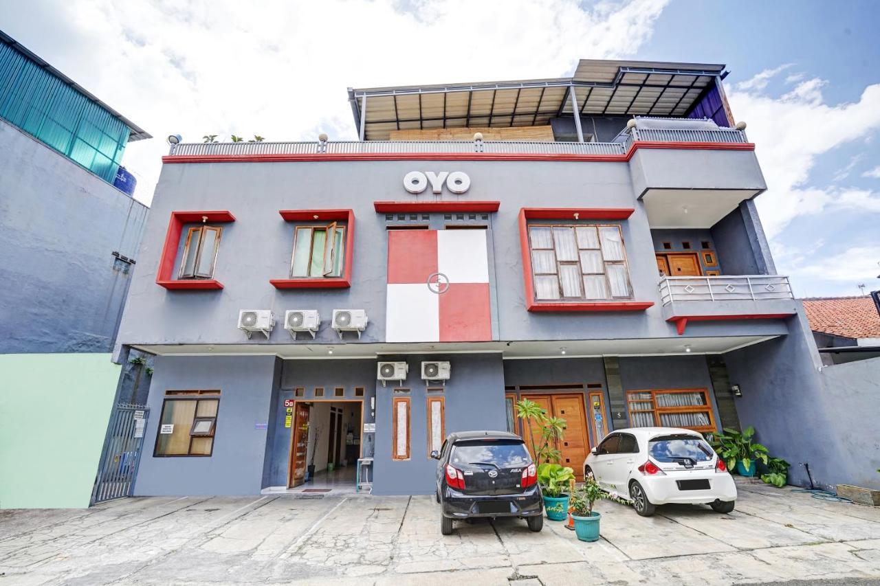 Oyo 1932 Srimahi Residence Bandung Kültér fotó