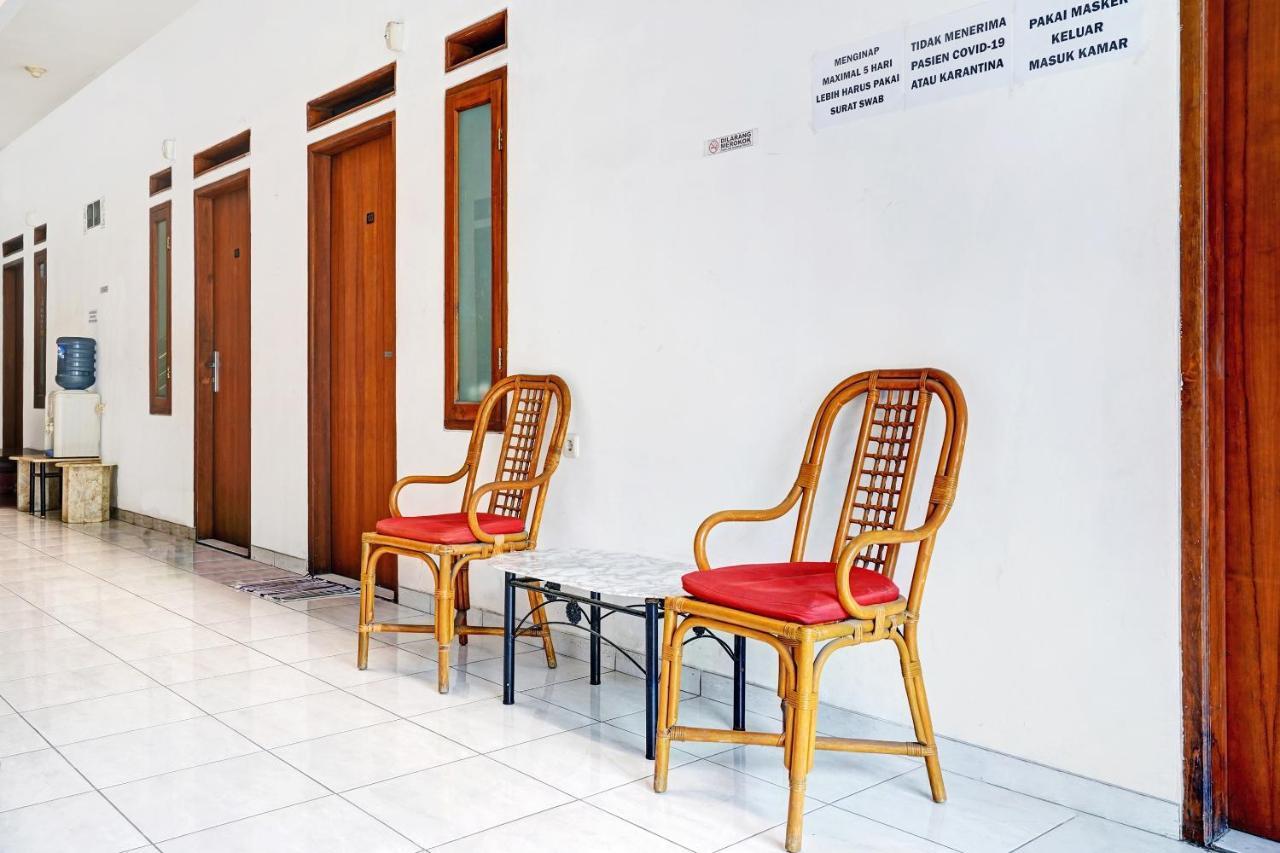 Oyo 1932 Srimahi Residence Bandung Kültér fotó