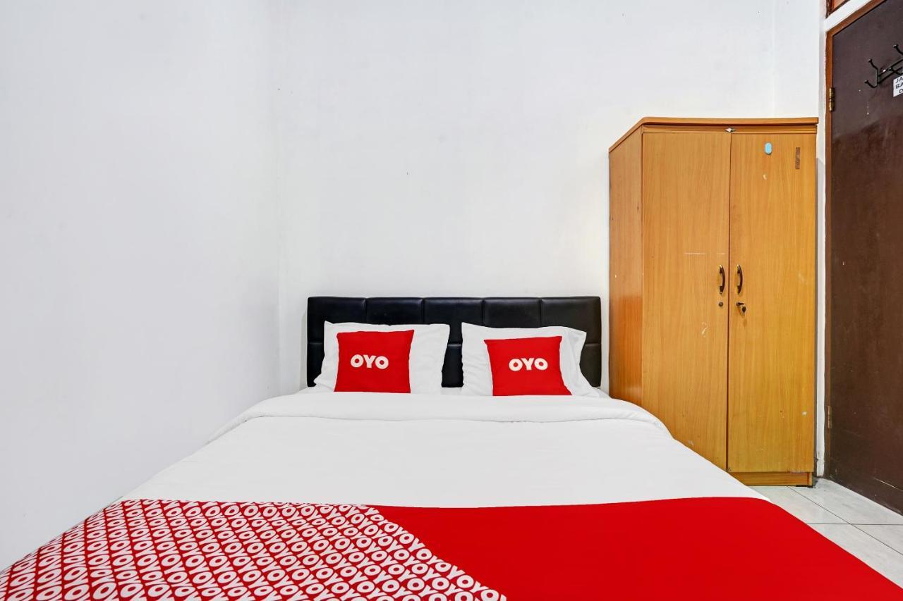 Oyo 1932 Srimahi Residence Bandung Kültér fotó
